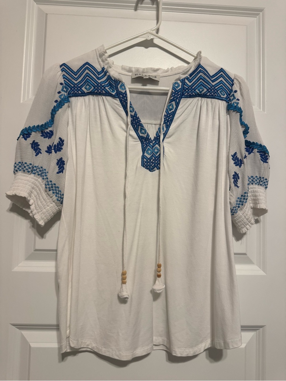 Hale Bob White Tunic Blouse Shirt with Blue Embroidery Size Medium
